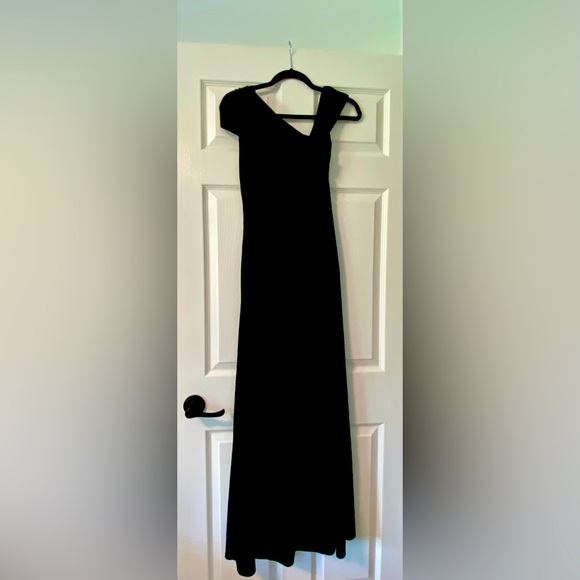 Woman’s long black evening dress - Picture 2 of 11